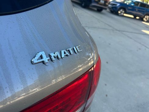 Used 2019 Mercedes-Benz GLC 300 4MATIC image 32