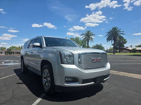 Used 2017 GMC Yukon XL Denali RWD image 5