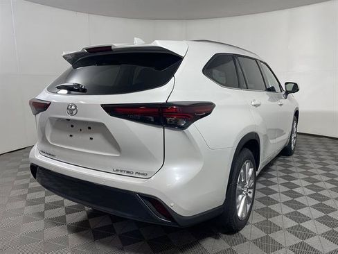 New 2026 Toyota Highlander Limited AWD/4WD image 6