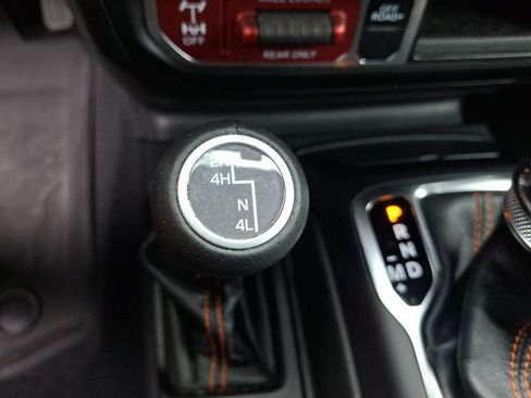 Used 2023 Jeep Gladiator Mojave w/ Cold Weather Group AWD/4WD image 25