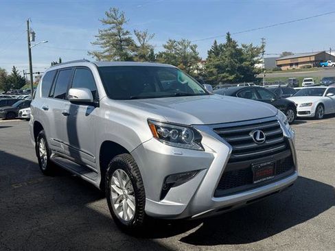 Used 2016 Lexus GX 460 w/ Premium Package image 3