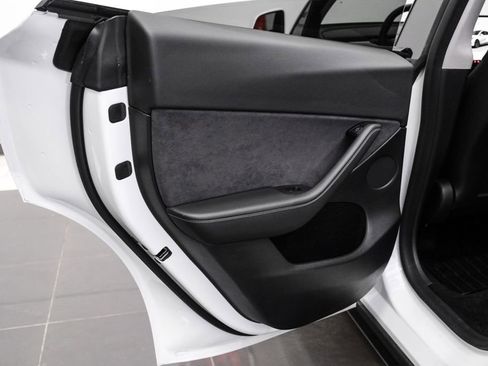 Used 2025 Tesla Model Y Long Range image 48