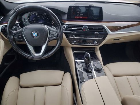 Used 2019 BMW 530i w/ Convenience Package image 28