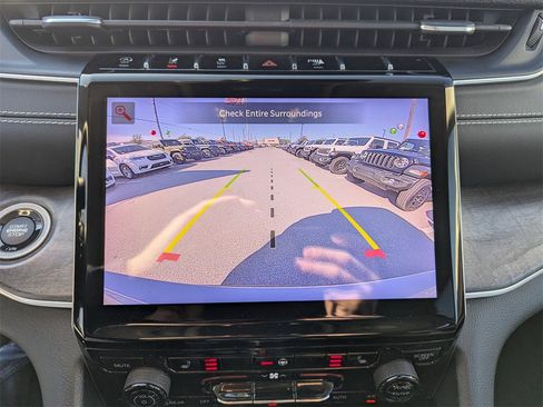 Used 2021 Jeep Grand Cherokee L Limited image 26