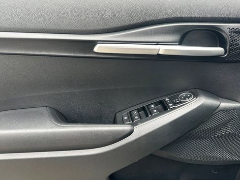Used 2025 Kia Seltos LX image 12