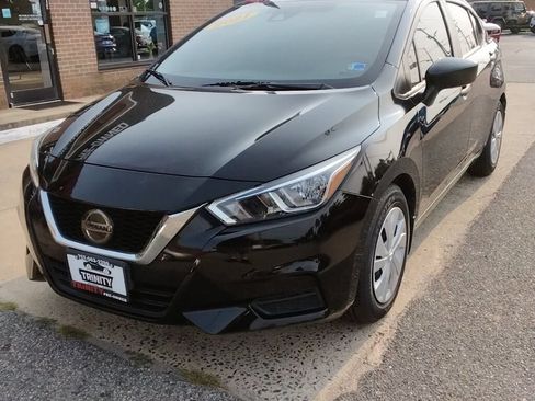 Used 2021 Nissan Versa S FWD image 1