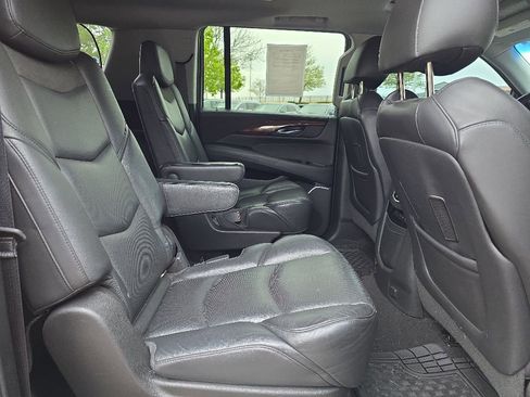 Used 2019 Cadillac Escalade ESV Premium Luxury AWD/4WD image 21