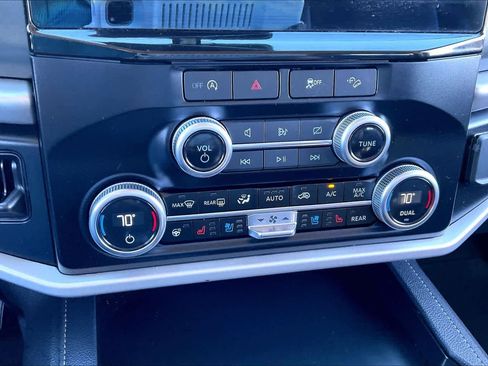 Used 2024 Ford Expedition Max XLT image 31