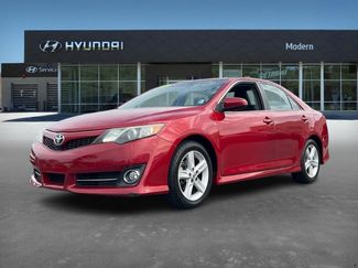 Used 2014 Toyota Camry L image 1