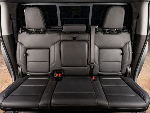 Used 2025 Chevrolet Silverado 2500 LT w/ Trail Boss Package image 35