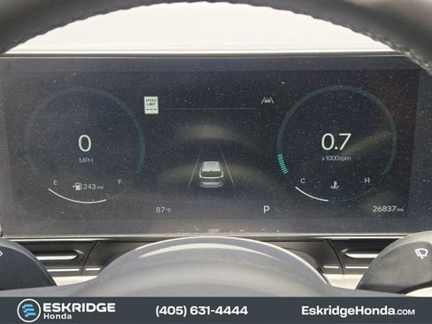 Used 2025 Hyundai Kona Limited FWD image 17