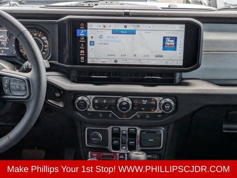 Used 2024 Jeep Wrangler Unlimited Sport AWD/4WD image 17