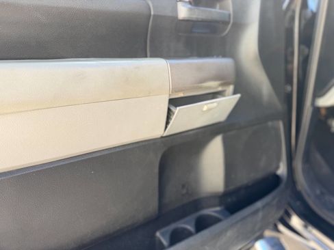 Used 2013 Toyota Tundra 4x4 CrewMax w/ SR5 Pkg image 14