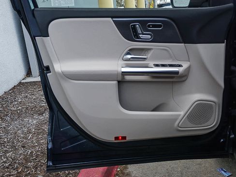 Used 2022 Mercedes-Benz GLA 250 image 25