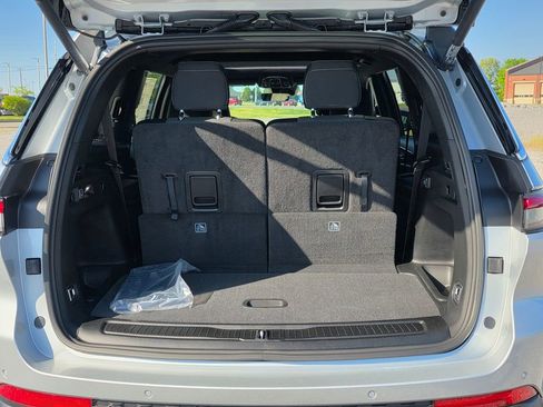 New 2026 Jeep Grand Cherokee L Laredo AWD/4WD image 34