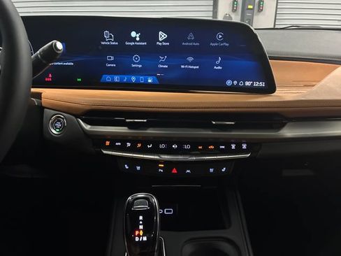 Used 2024 Cadillac XT4 Premium Luxury w/ Active Safety Package FWD image 19