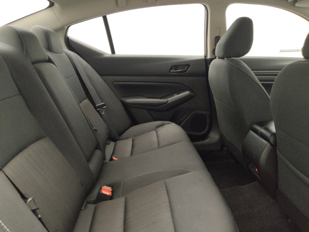 Used 2025 Nissan Altima 2.5 SV FWD image 19