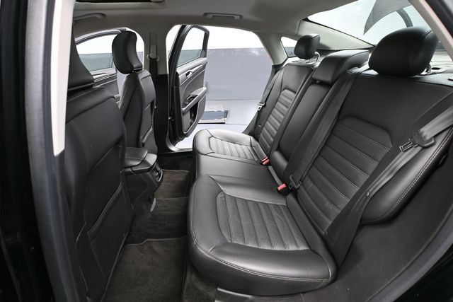 Used 2016 Ford Fusion SE w/ Equipment Group 202A FWD image 33