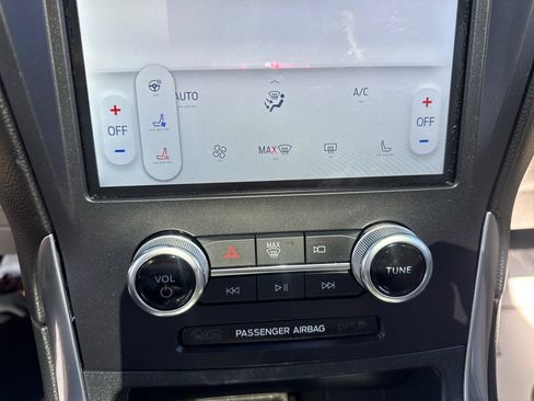 Used 2024 Ford Edge Titanium w/ Equipment Group 301A AWD/4WD image 36