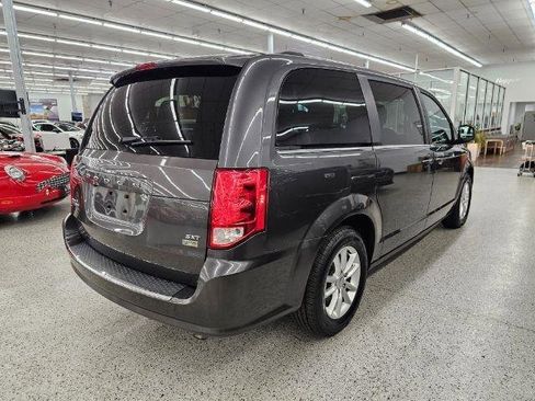 Used 2018 Dodge Grand Caravan SXT image 4