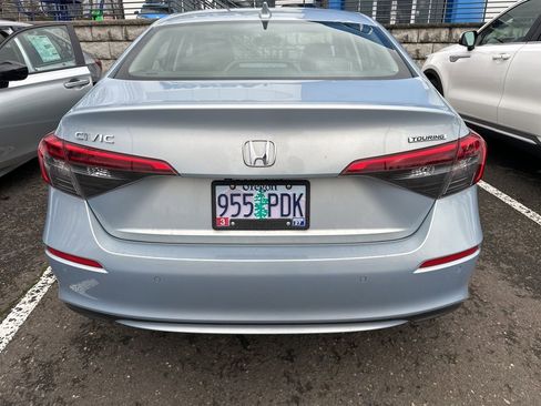 Used 2023 Honda Civic Touring image 6