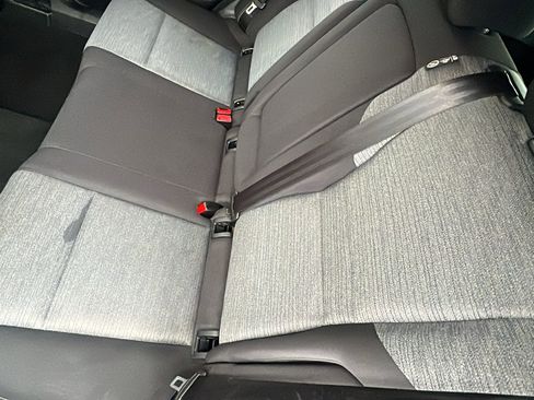 Used 2021 Nissan Rogue SV image 16