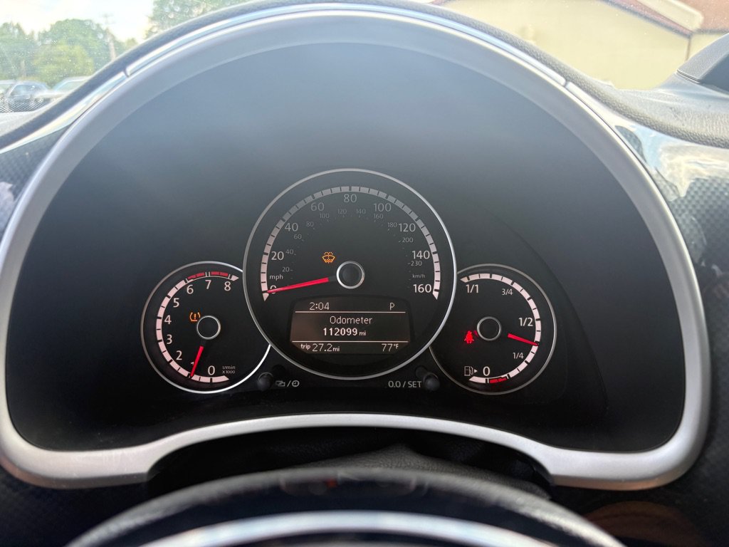 Used 2015 Volkswagen Beetle R-Line FWD image 13