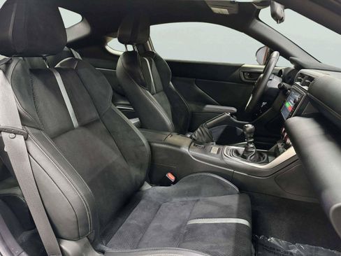 Used 2025 Toyota GR86 Premium w/ Performance Package RWD image 32