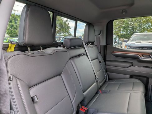 Used 2023 GMC Sierra 1500 Denali w/ Technology Package AWD/4WD image 32