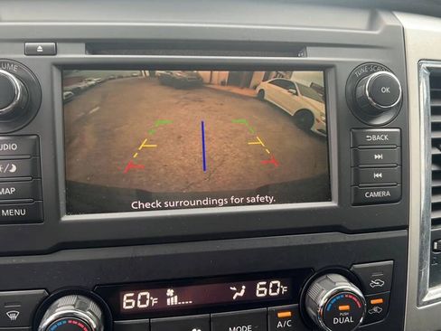 Used 2019 Nissan Titan SV w/ SV Convenience Package AWD/4WD image 17