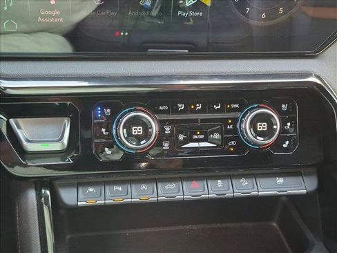 Used 2022 GMC Sierra 1500 AT4 w/ AT4 Premium Package AWD/4WD image 11