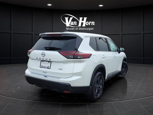New 2026 Nissan Rogue SV w/ Cold Weather Package AWD/4WD image 35