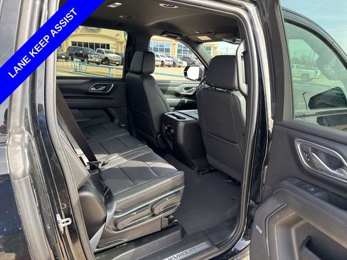 Used 2024 Chevrolet Suburban RST image 13
