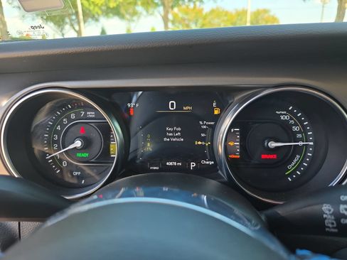 Used 2023 Jeep Wrangler Unlimited Rubicon 4xe AWD/4WD image 18