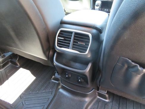 Used 2020 Hyundai Santa Fe SEL w/ Convenience Package FWD image 16