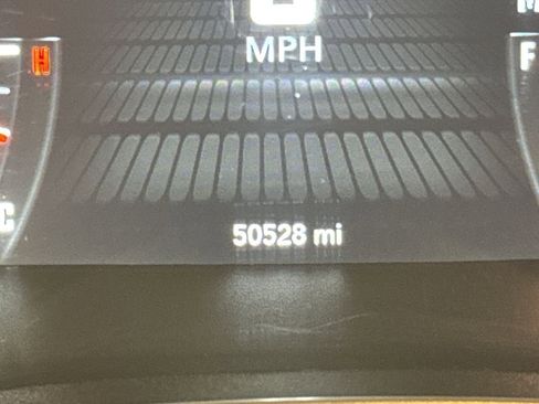 Used 2017 Dodge Challenger R/T Scat Pack w/ Leather Interior Group image 22