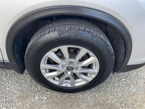 Used 2018 Nissan Rogue SV w/ Premium Package AWD/4WD image 29