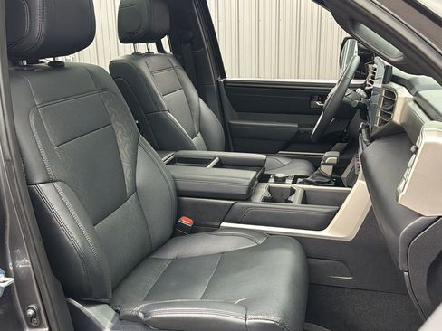 Used 2025 Toyota Tundra Limited image 37