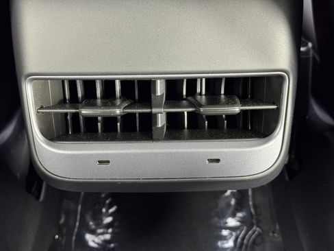 Used 2023 Tesla Model 3 Standard Range image 33