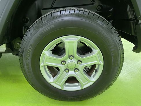 Used 2018 Jeep Wrangler Unlimited Sport S image 15