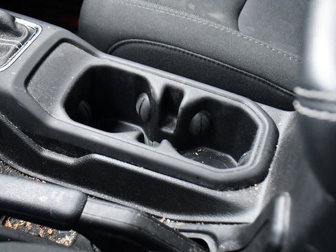 Used 2022 Jeep Gladiator Overland w/ Cold Weather Group image 31