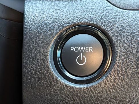Used 2025 Toyota Camry SE FWD image 19