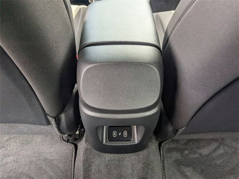 Used 2025 Hyundai Elantra Sport image 29