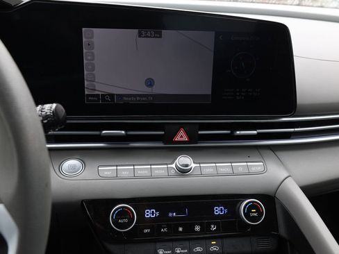 Used 2024 Hyundai Elantra SEL image 16