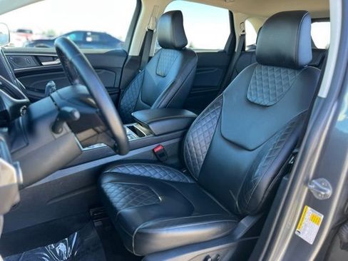 Used 2024 Ford Edge Titanium image 14