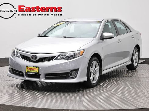 Used 2014 Toyota Camry SE FWD image 1