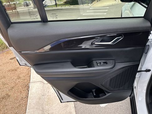 Used 2023 Jeep Grand Cherokee Altitude RWD image 31