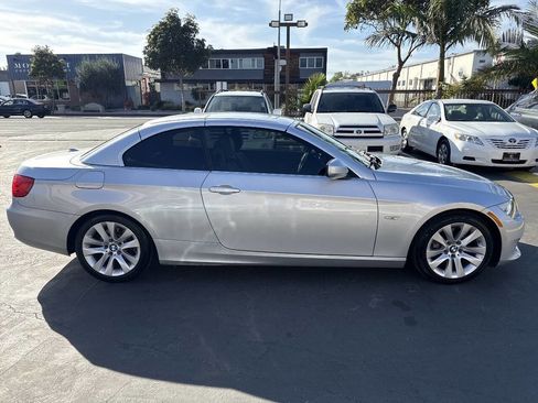 Used 2011 BMW 328i Convertible image 19