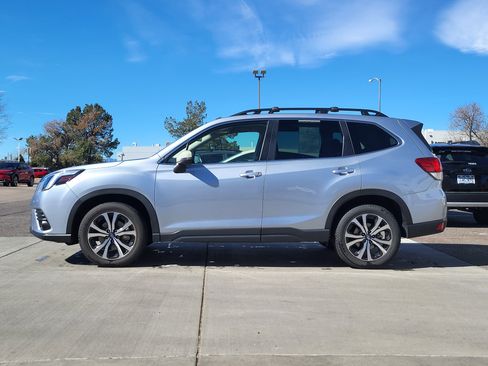 Used 2023 Subaru Forester Limited image 4