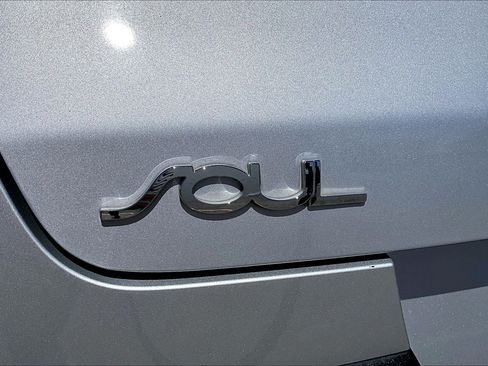 Used 2020 Kia Soul LX FWD image 28